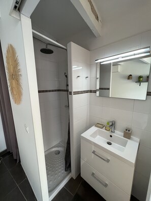 Shower, hair dryer