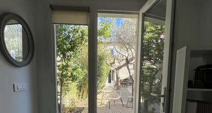 Charmante Maison de PĂȘcheurs au coeur d'un village du Var 250 mĂštres de la mer