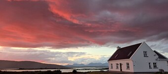 Luksushytte med panoramautsikt over havet og fjellene 