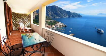 Panoramic Sea-View Villa in Amalfi – Authentic Local Escape