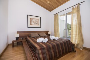 3 bedrooms, in-room safe, iron/ironing board, free WiFi