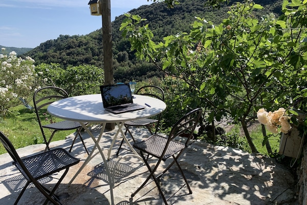 屋外ダイニングエリア