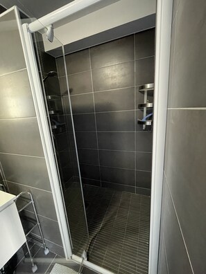 Een douche, een haardroger