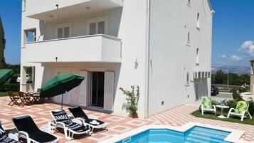 Indoor pool, outdoor pool, sun loungers