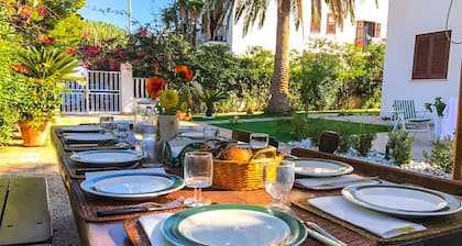 Villa Almyra San Vito lo Capo dans le centre avec jardin prĂšs de la plage