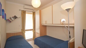 2 bedrooms, iron/ironing board, travel crib, WiFi (free)
