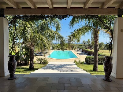 Villa M - Charming and Beautiful, Sea View