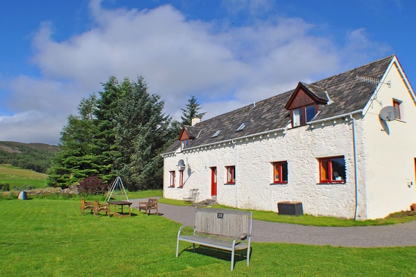House from loch side