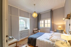 4 Schlafzimmer, Bügeleisen/Bügelbrett, kostenloses WLAN