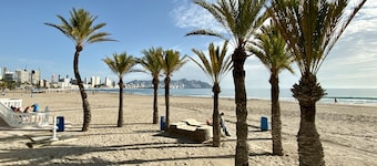 Poniente, 3 Bed ensuite Sleeps 6+2, Sea Views, Gym, Games & Cinema Room SOLAR !