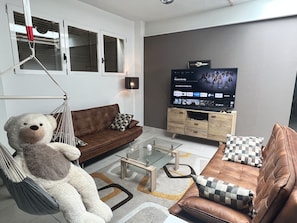 Smart TV, DVD player, video library, stereo - Poniente, 3 Bed ensuite Sleeps 6, Sea Views, Gym, Games & Cinema Room SOLAR ! (Benidorm)