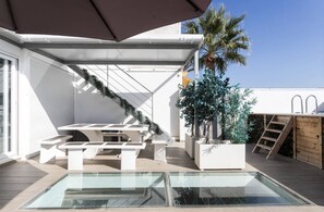 Outdoor dining - Poniente, 3 Bed ensuite Sleeps 6, Sea Views, Gym, Games & Cinema Room SOLAR ! (Benidorm)