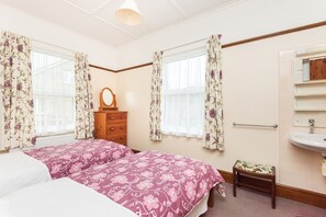 3 sovrum och strykjärn/strykbräda