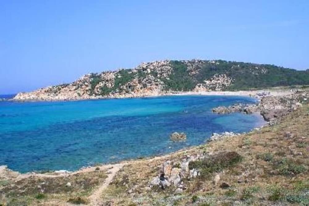 Santa Teresa Gallura: house with outdoor space 350 from the sea, from 2 to 14 people