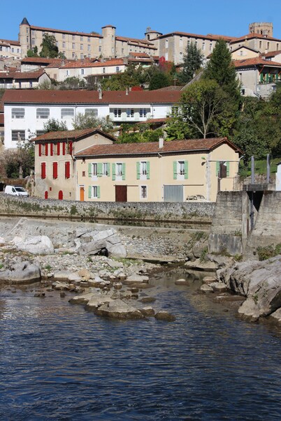 House 6 people, large volumes and large garden 