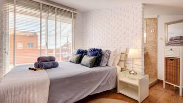 4 habitaciones, escritorio, tabla de planchar con plancha y wifi gratis