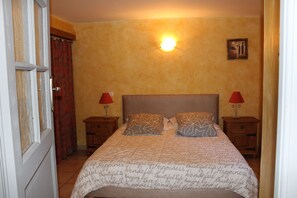 2 slaapkamers, een strijkplank/strijkijzer, gratis wifi, beddengoed