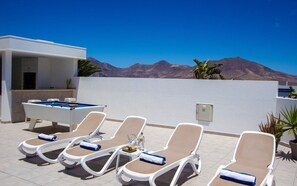 Terrace/patio - Casa Maelle - Large Villa with Hot Tub & More (Playa Blanca)