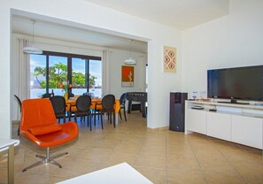 Interior - Casa Maelle - Large Villa with Hot Tub & More (Playa Blanca)