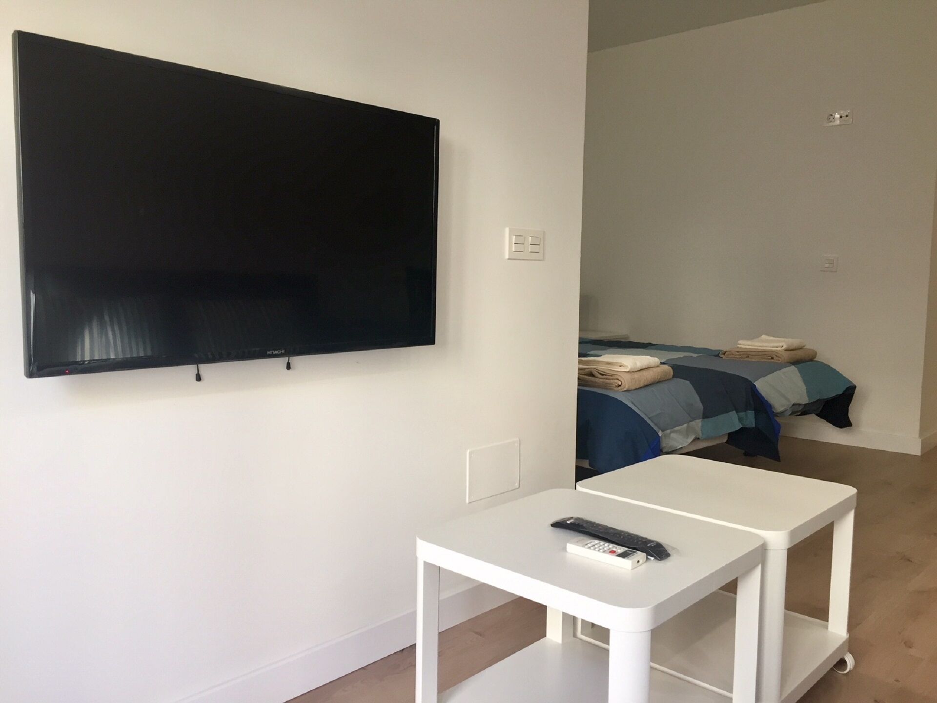 Next to the Roman Bridge and the Casa Lis