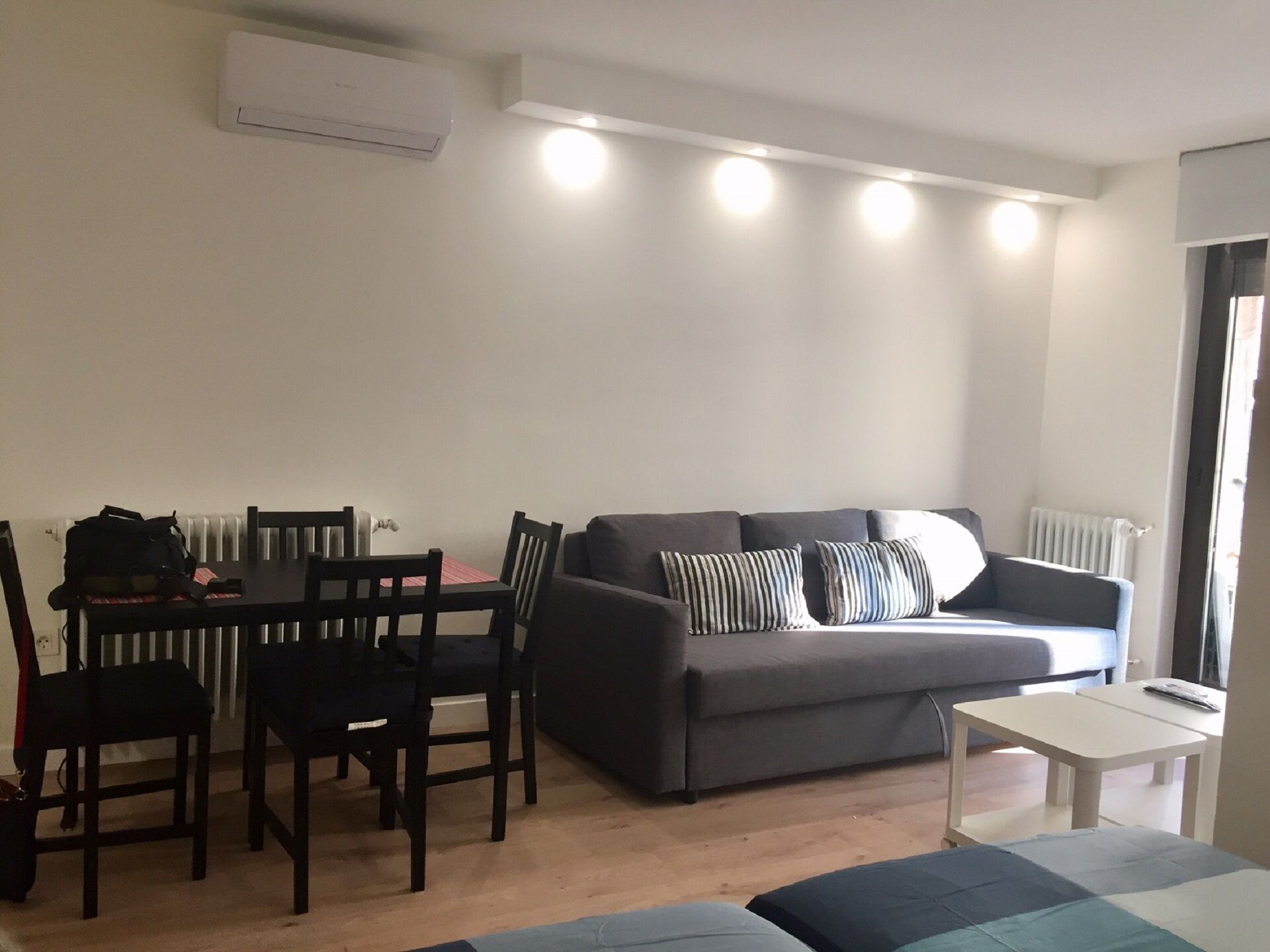 Next to the Roman Bridge and the Casa Lis