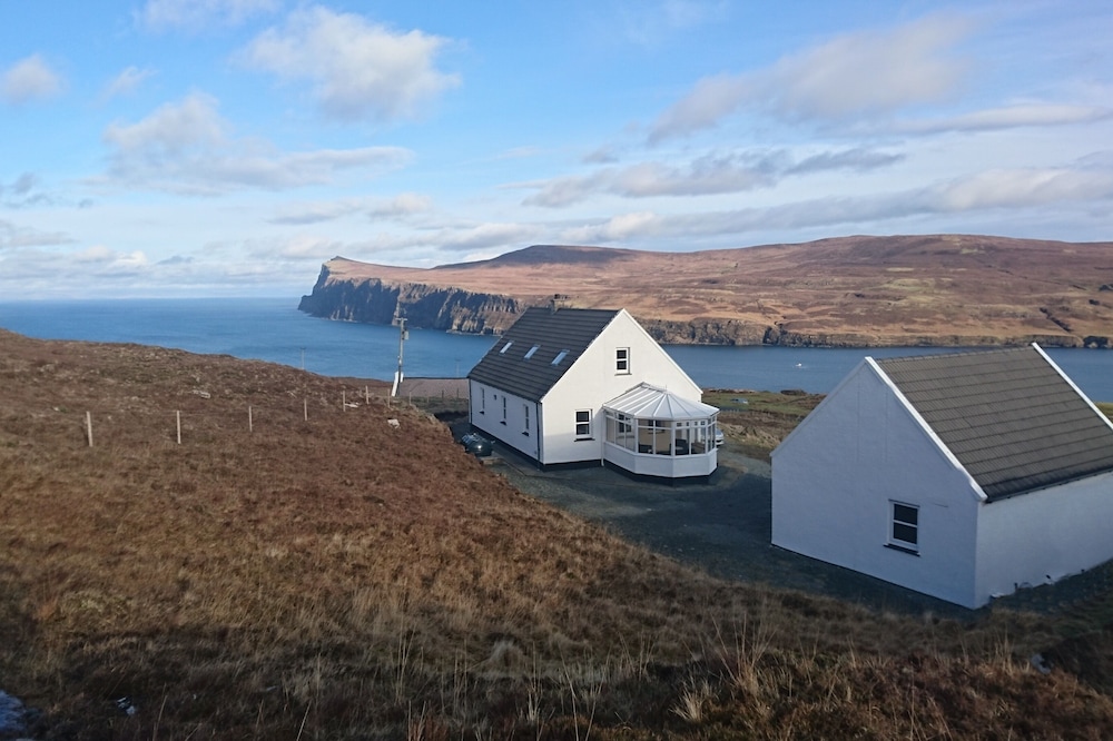 Beautiful Cottage set in natural croft land. Near to Neist Point light house.