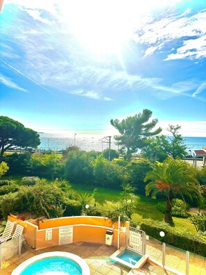 Piscina a l'aire lliure