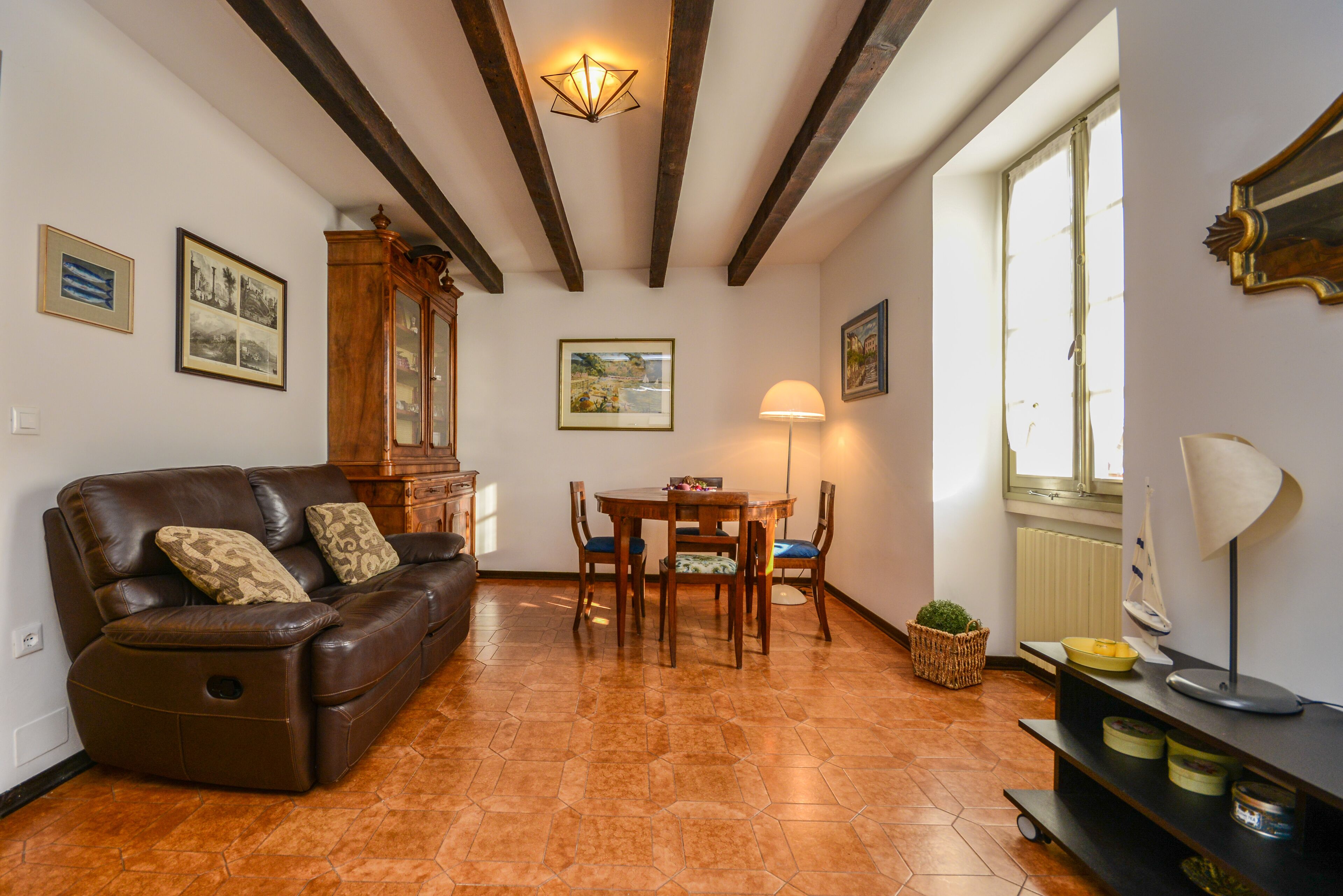 LAWRENCE'S FORMER MANSION WITH LAKE VIEW AND WIFI