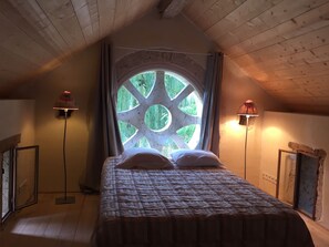 7 bedrooms, iron/ironing board, travel crib, internet - Charming property with its chapel and towers (Lannes)