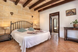 5 camere, una cassaforte in camera, ferro/asse da stiro, Wi-Fi gratuito