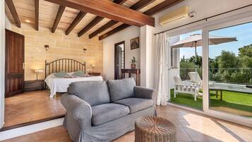 5 bedrooms, in-room safe, iron/ironing board, free WiFi