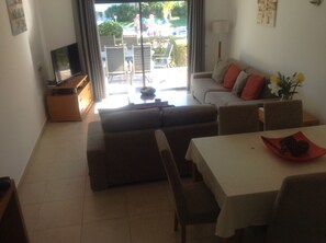 TV, video games, DVD player, books - Superb 2 Bed Apartment with pool near to beach (Porto De Mos)
