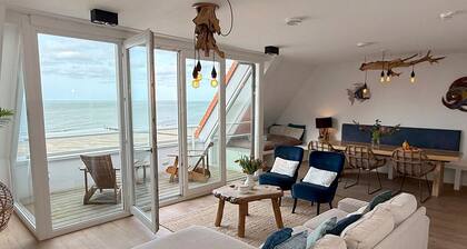 Schönes Penthouse mit spektakulärem Meerblick und Pool