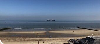 Beautiful penthouse with spectacular sea view and swimming pool