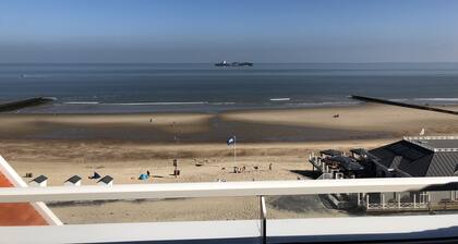 Magnifique penthouse avec vue spectaculaire sur la mer et piscine