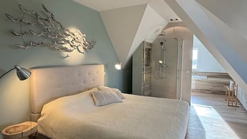 2 slaapkamers, een strijkplank/strijkijzer, internet, beddengoed