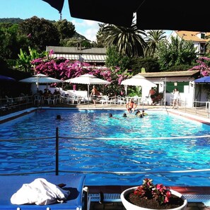 Alberca al aire libre 