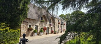 Cadre exceptionnel pleine nature, piscine privée, sauna !