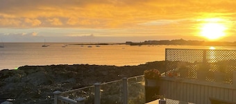 1bedroomed+lounge, kitchen and bathroom, sleeps max 4 people