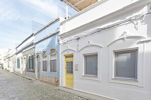 تفاصيل الفندق من الخارج