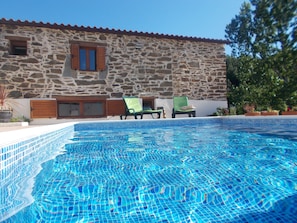 Outdoor pool - Sleeps 6 people
Entire use of house, pool and all facilities. Exclusively yours. (Sertá)