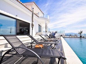 Pool - Luxury villa with large private pool (Salobreña)
