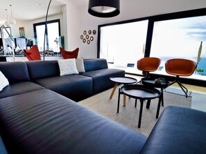 TV, DVD player, streaming services - Luxury villa with large private pool (Salobreña)