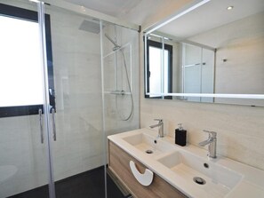 Bathtub, hair dryer, towels - Luxury villa with large private pool (Salobreña)