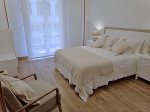 3 bedrooms, desk, iron/ironing board, free WiFi