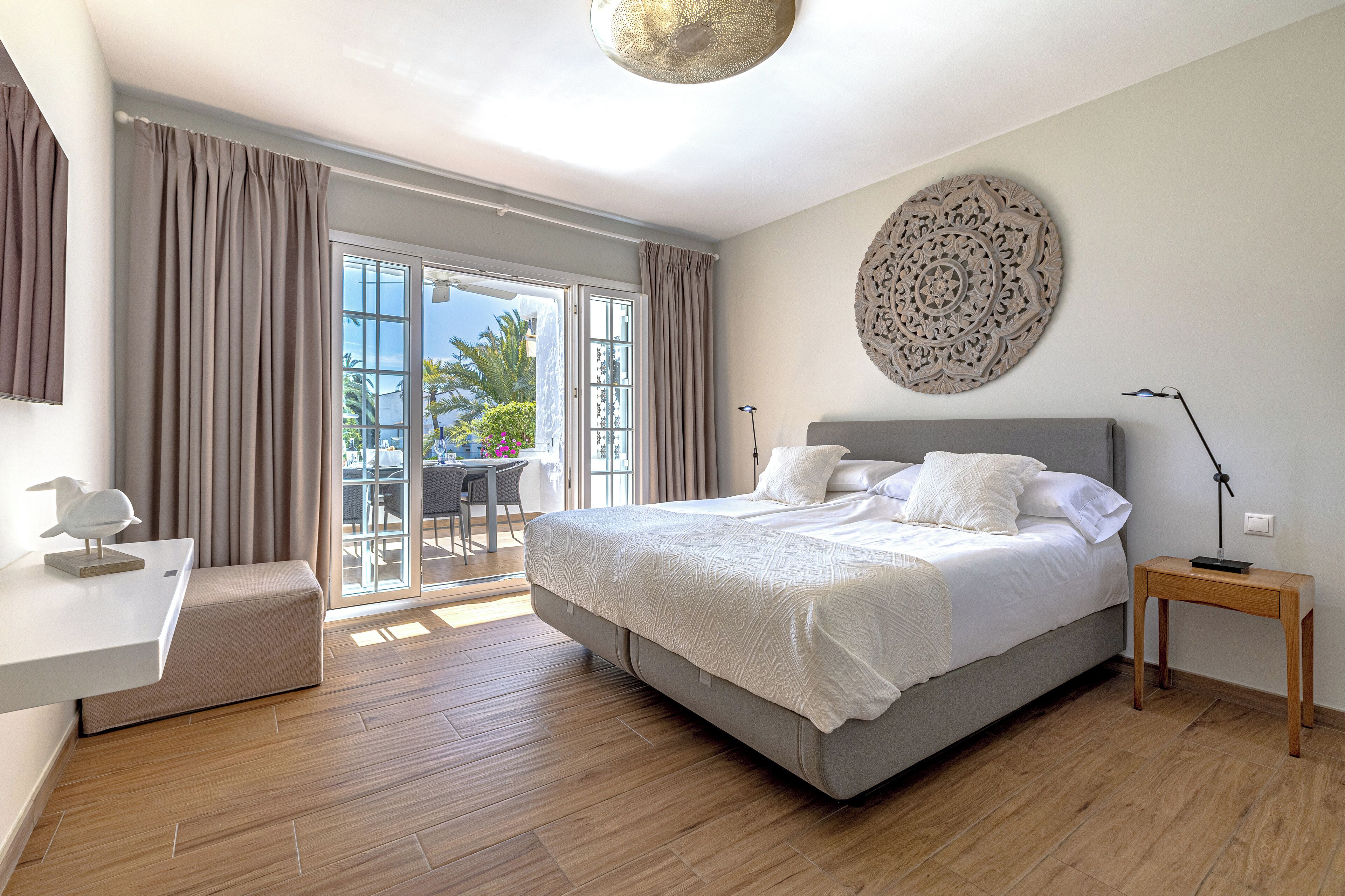 2 bedrooms, in-room safe, desk, soundproofing