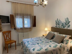 5 chambres, fer et planche à repasser, Wi-Fi gratuit, draps fournis