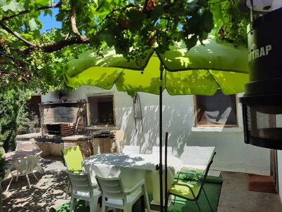 HOUSE NEXT TO THE NATURAL PARK OF LAS BARDENAS. 4 km from the desert, door D.