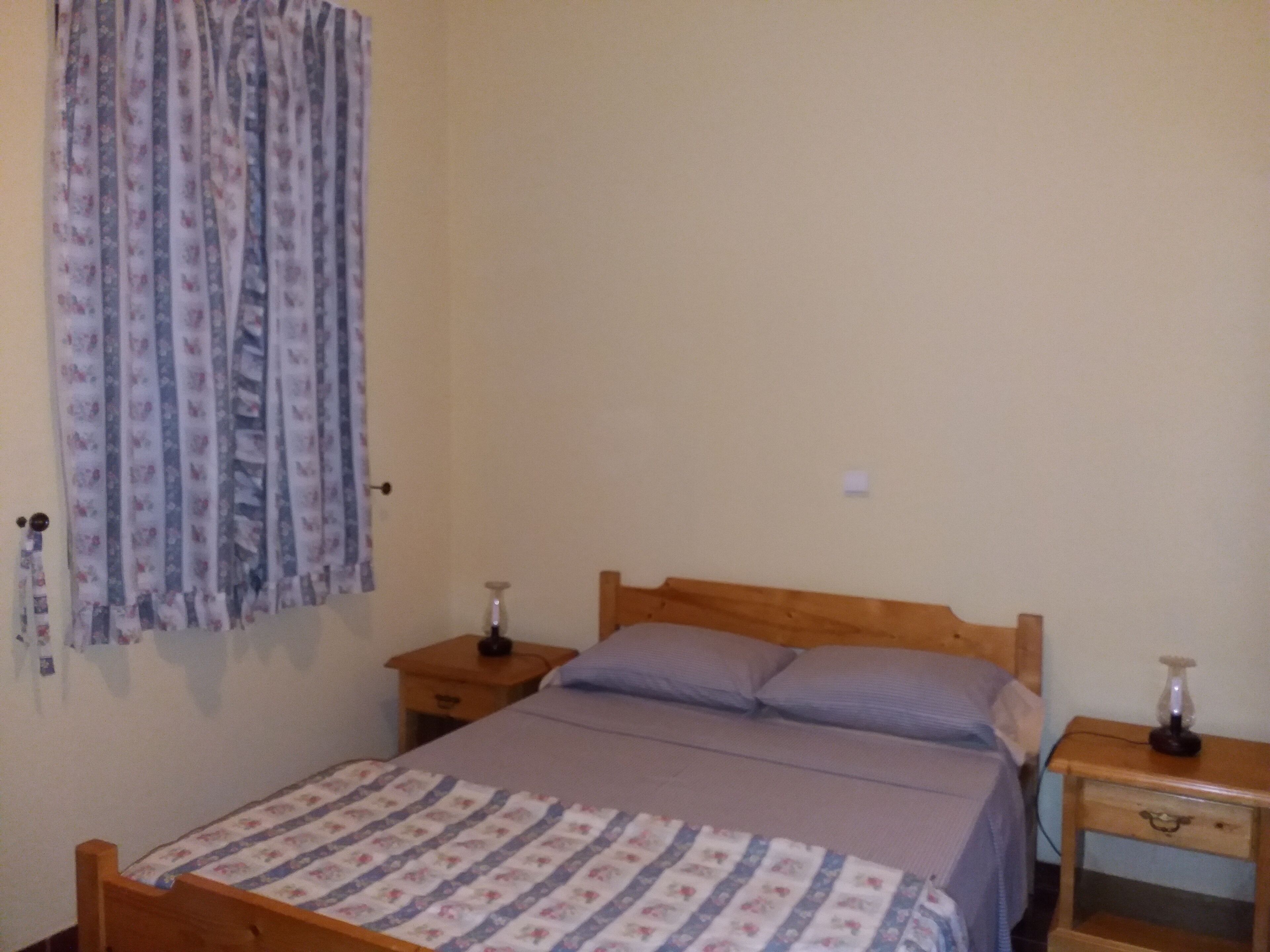 2 makuuhuonetta, silitysrauta/-lauta, Wi-Fi, vuodevaatteet