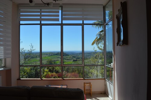 Cocconato: detached house with private garden and views